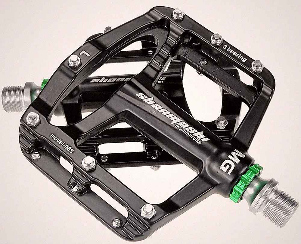 Bicycle Pedal Magnesium Alloy Pedal 3 Bearing Mountain Road Bike Pedal BMX pedal