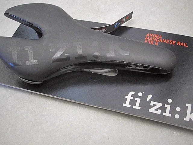 Fizik Ardea Magnesium Rails Road Cycling Carbon Saddle 239 gr 142 mm BLACK NEW