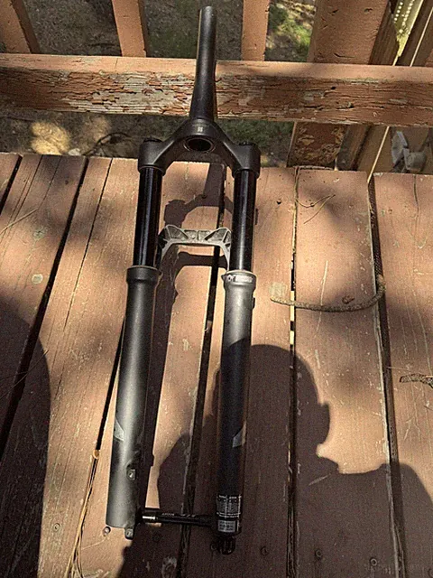 Marzocchi Bomber Z2 Fork, 29", 44r, 140mm, Rail, 15x110, Blk