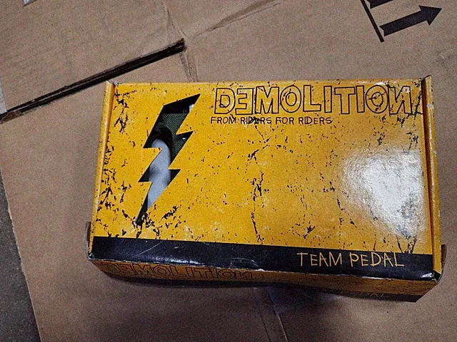 NOS Demolition Green Magnesium Team Pedals 9/16" Sealed Mid School BMX
