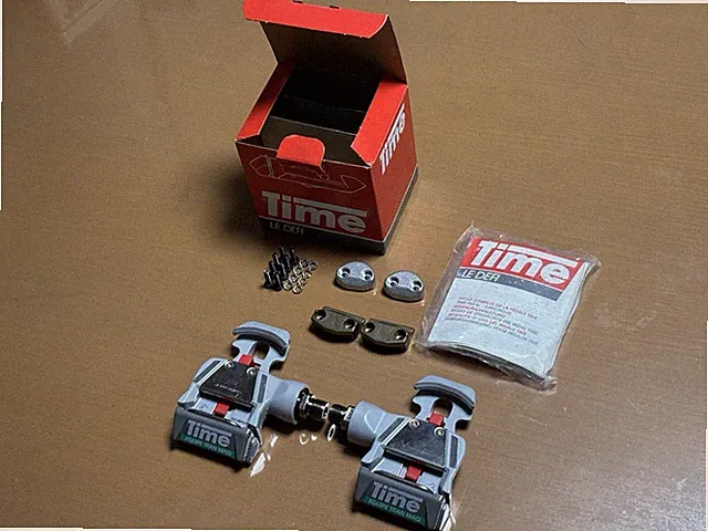 ULTRA RARE Time Equipe Titan Mag 1992 Unused Metal Cleats Near Mint Boxed